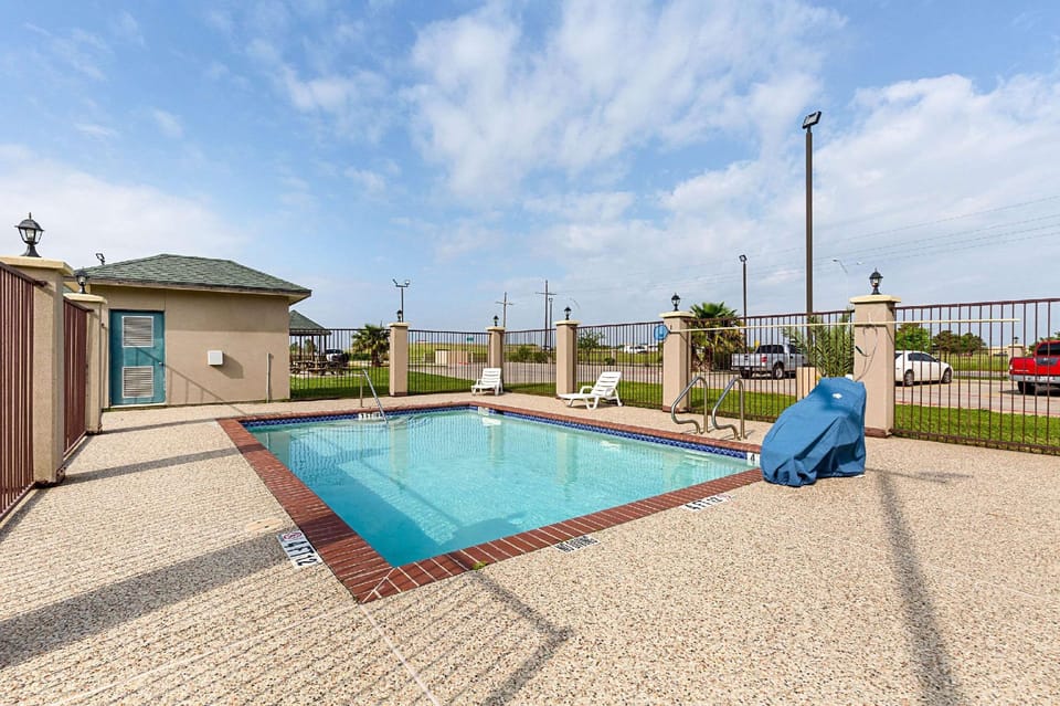 Econo Lodge Inn & Suites Port Arthur near Sabine Pass Hotel in Port Arthur
