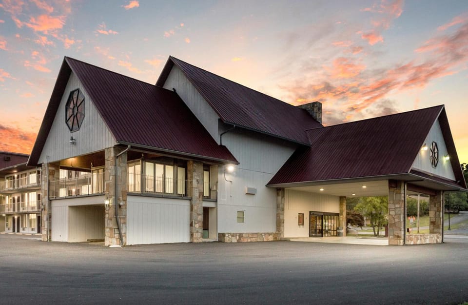 Red Roof Inn Dandridge Hotel in Dandridge
