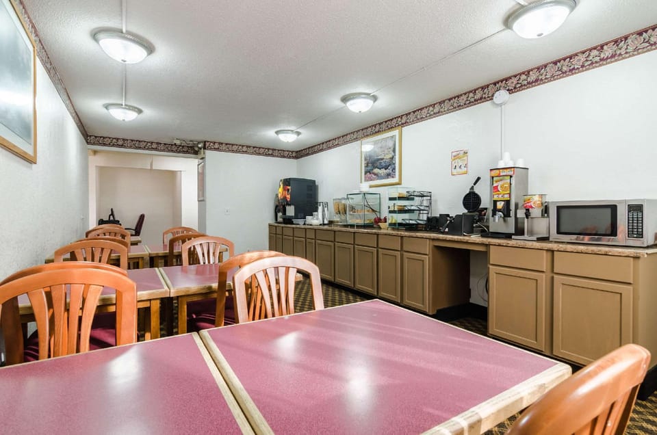Econo Lodge Lexington Hotel in Nebraska