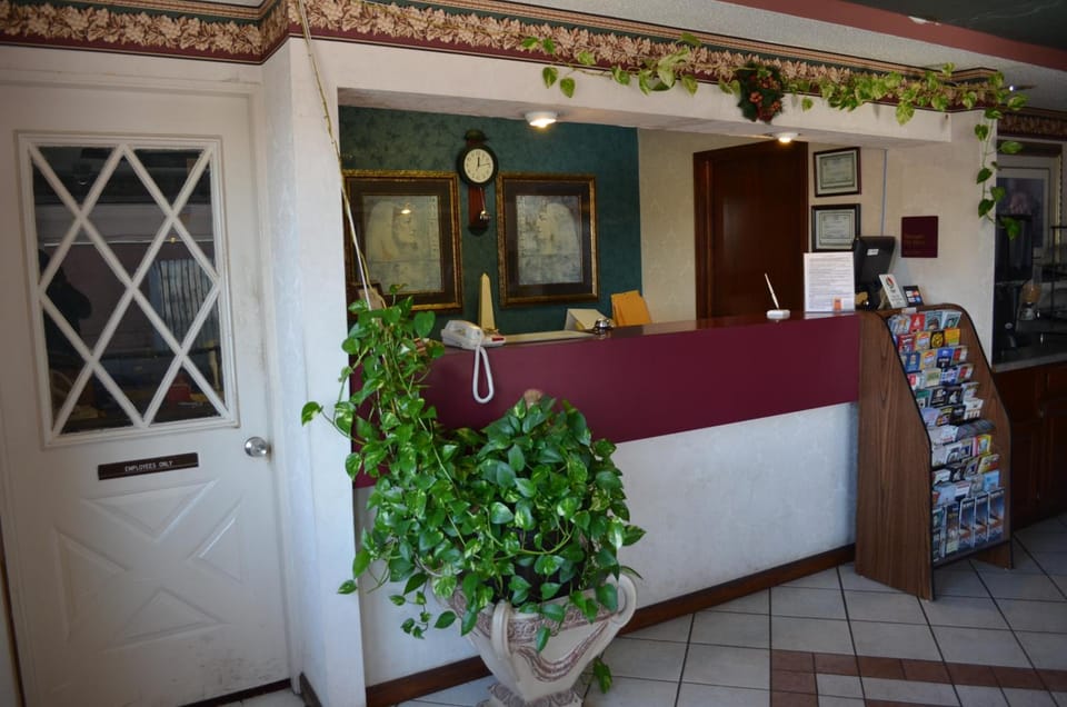 Executive Inn and Suites - Jackson Motel in Jackson