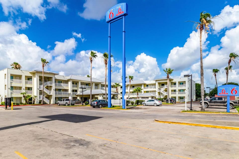 Motel 6 Corpus Christi, TX - North Hotel in Corpus Christi