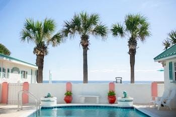Island Cottage Oceanfront Inn Hotel in Flagler Beach