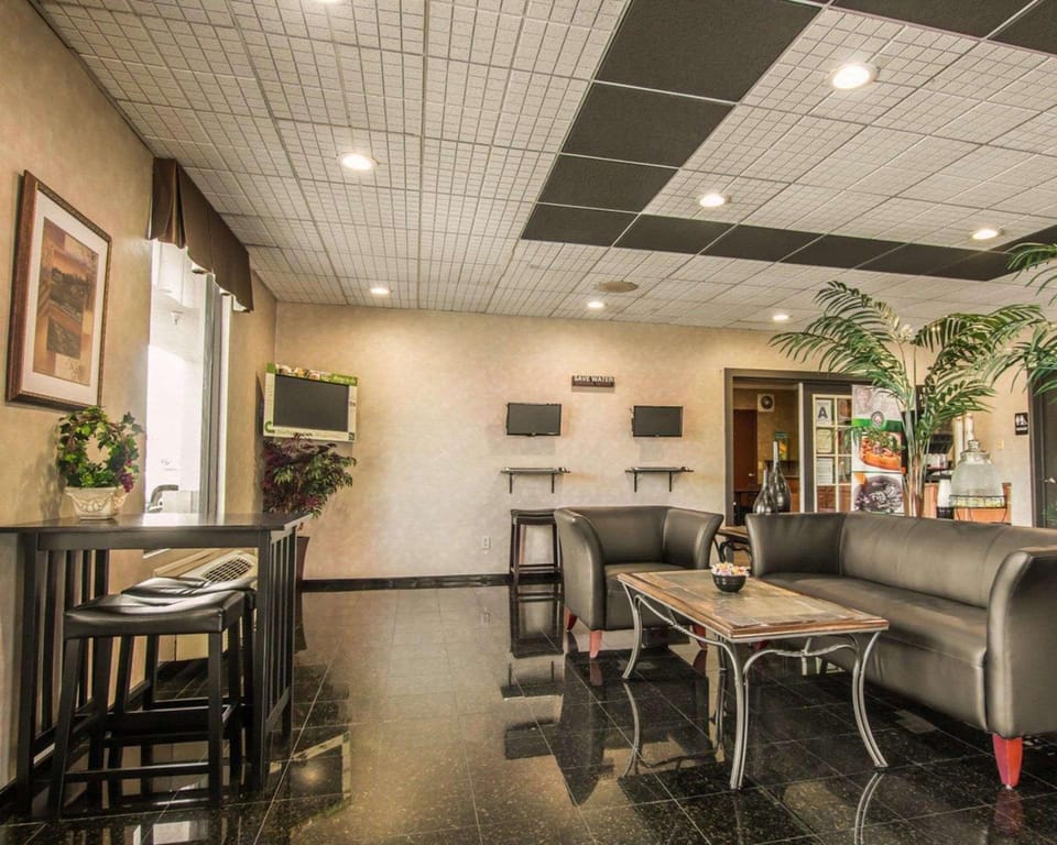 Quality Inn Temecula Valley Wine Country Hotel in Temecula