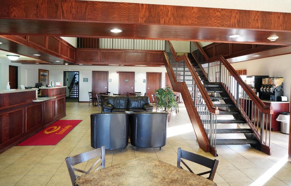 Econo Lodge Inn & Suites Kearney South Hotel in Kearney