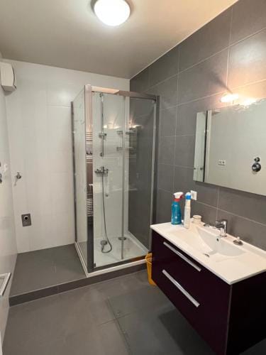rooms train station Hotel in Luxembourg