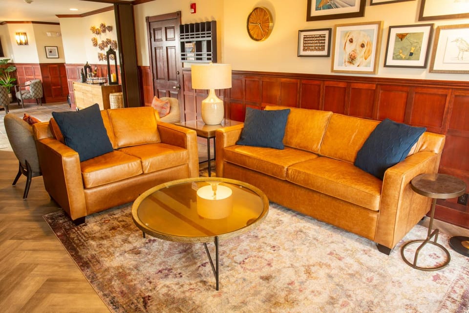 Shearwater Inn Hotel in Devils Lake