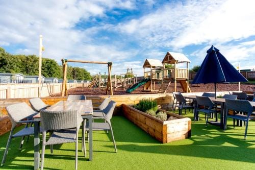 Lakeside Lodge, Green Hill Farm Holiday Village Lodge in Test Valley District