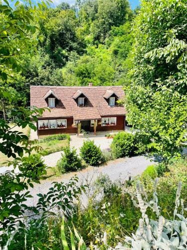 Kucica Djukanovic Dobri Potok Hotel in Bosnia and Herzegovina
