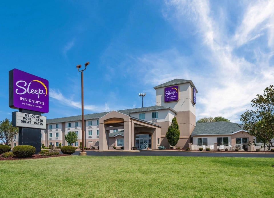 Sleep Inn & Suites Port Clinton Hotel in Lake Erie