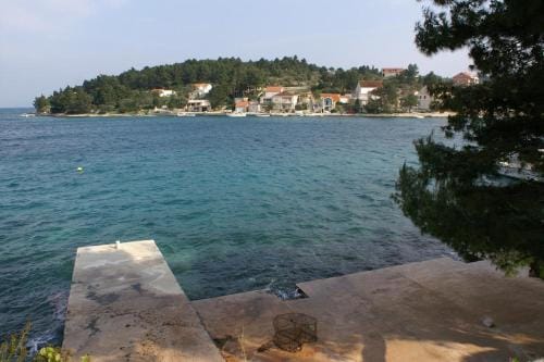 Apartments and rooms by the sea Lumbarda, Korcula - 4345 Hotel in Dubrovnik-Neretva County