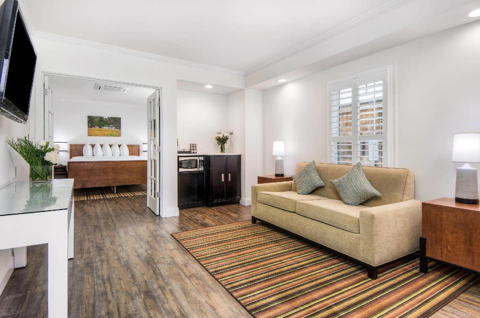 Suite room