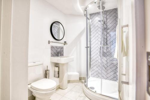 Suite 2- 2 Bed Apartment Hotel in Lincoln