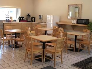 Valley Oaks Inn Woodland Motel in Woodland