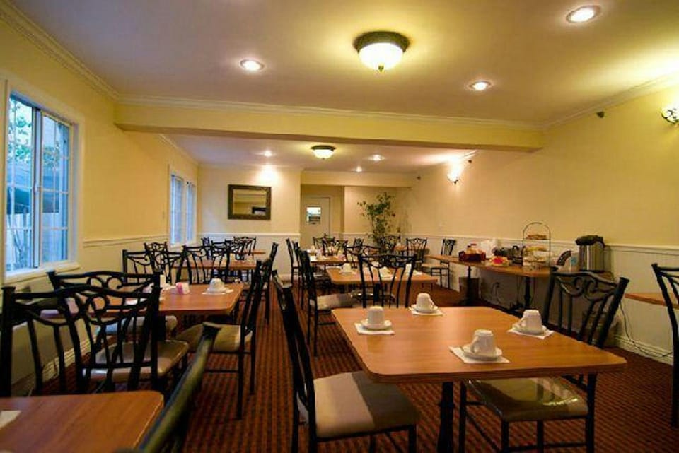 Wilshire Crest Hotel Hotel in San Fernando Valley