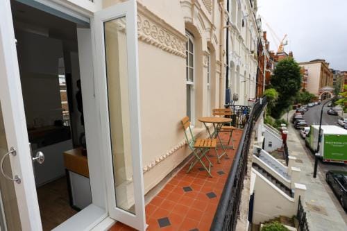 The Avonmore Olympia Hotel in City of Westminster