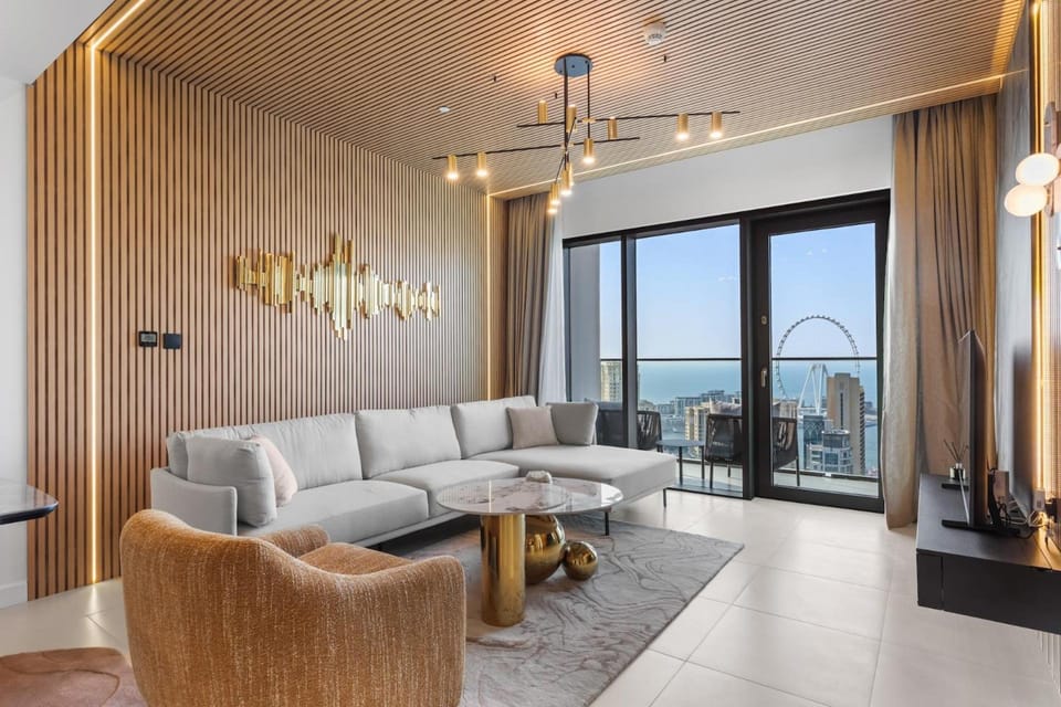 Shared lounge/TV area