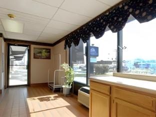 Budget Inn-Norfolk, VA - Oceanview Hotel in Norfolk