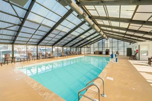 Clarion Inn & Suites Hotel in Gatlinburg