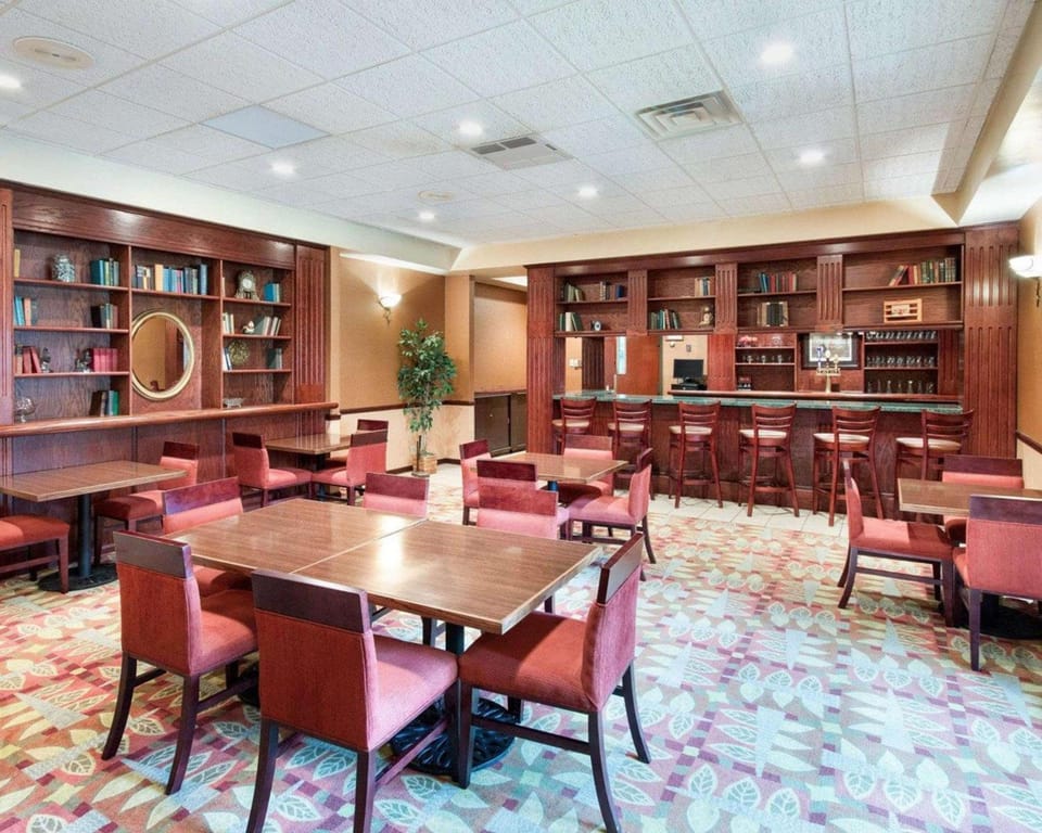 Comfort Suites Parkersburg South Hotel in Mineral Wells