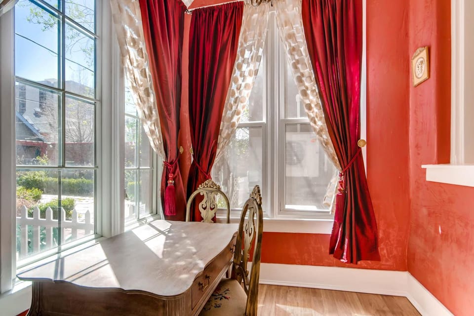 The Holiday Chalet Victorian Hotel in Denver