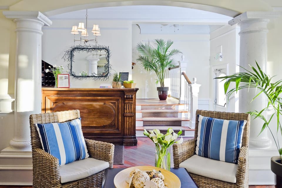 Newport Beach Hotel Hotel in Balboa Peninsula