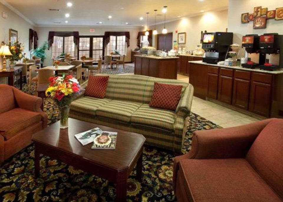 Quality Inn & Suites Near University Hotel in Waco