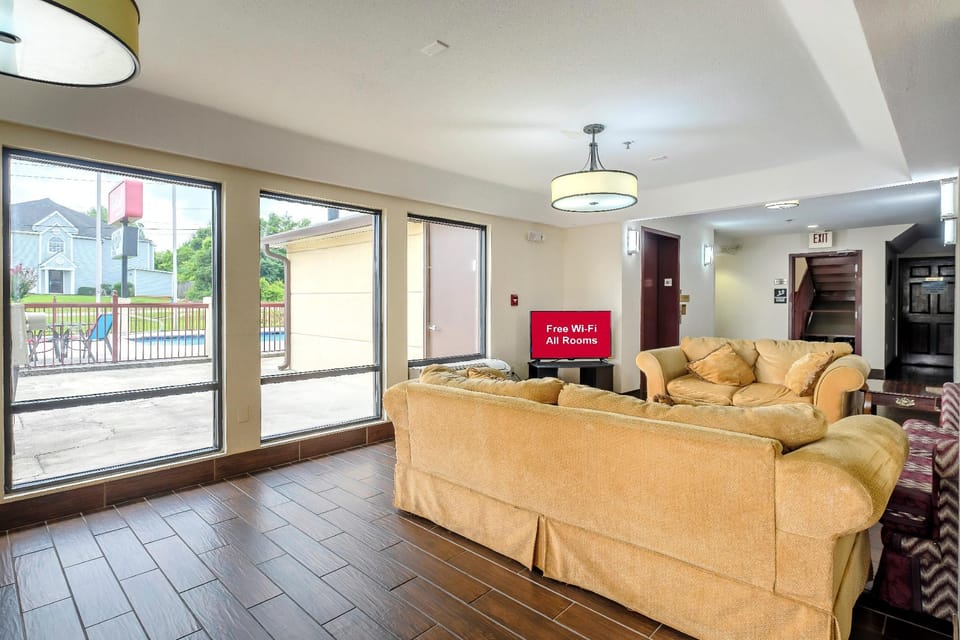Red Roof Inn & Suites Mobile SW - I-10 Hotel in Tillmans Corner