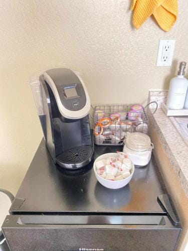 Near Downtown- Kitchen-washerdryer-parking Hotel in Medford
