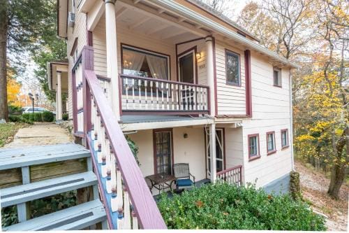 5 Ojo Inn Bed and Breakfast Hotel in Eureka Springs