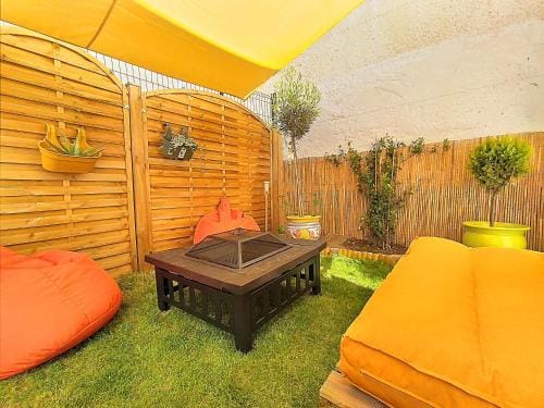 Dream of Mediterranean house, Jacuzzi, BBQ, Delices ensoleilles Hotel in Sartrouville