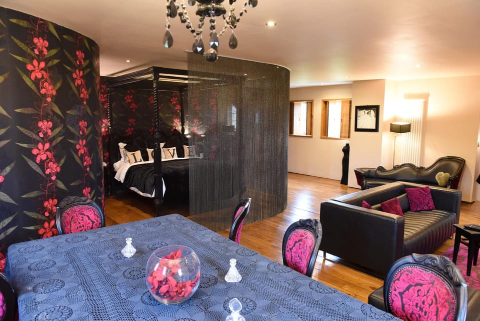 Glenskirlie Castle Hotel Hotel in Scotland