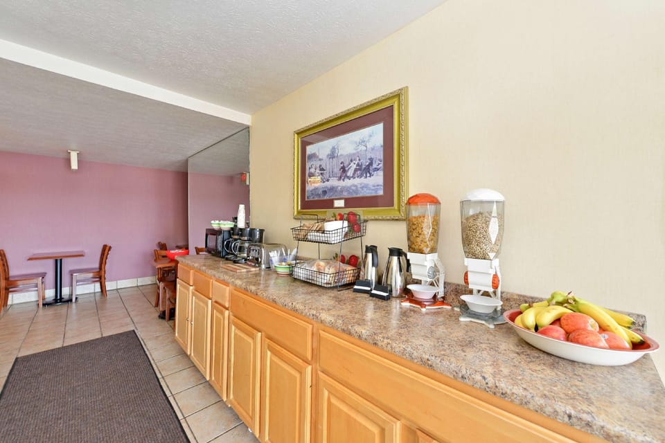 Americas Best Value Inn Austinburg Motel in Lake Erie