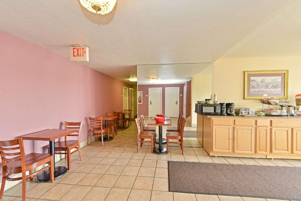 Americas Best Value Inn Austinburg Motel in Lake Erie