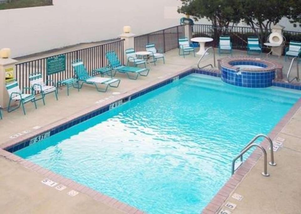 Quality Inn & Suites Clinton - Jackson West Hotel in Mississippi