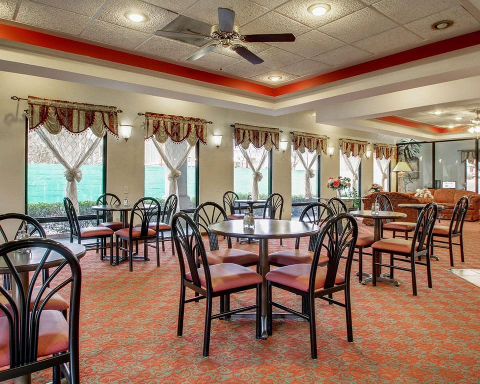Quality Inn & Suites Clinton - Jackson West Hotel in Mississippi