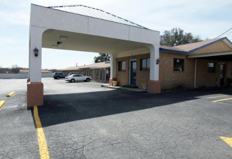 Americas Best Value Inn Comanche Motel in Texas