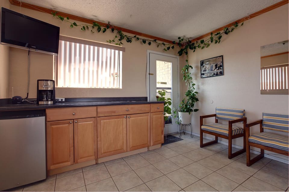 Americas Best Value Inn Comanche Motel in Texas