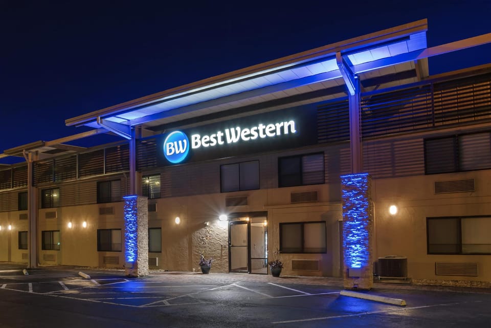 Best Western Crossroads Inn Hotel in South Walton County