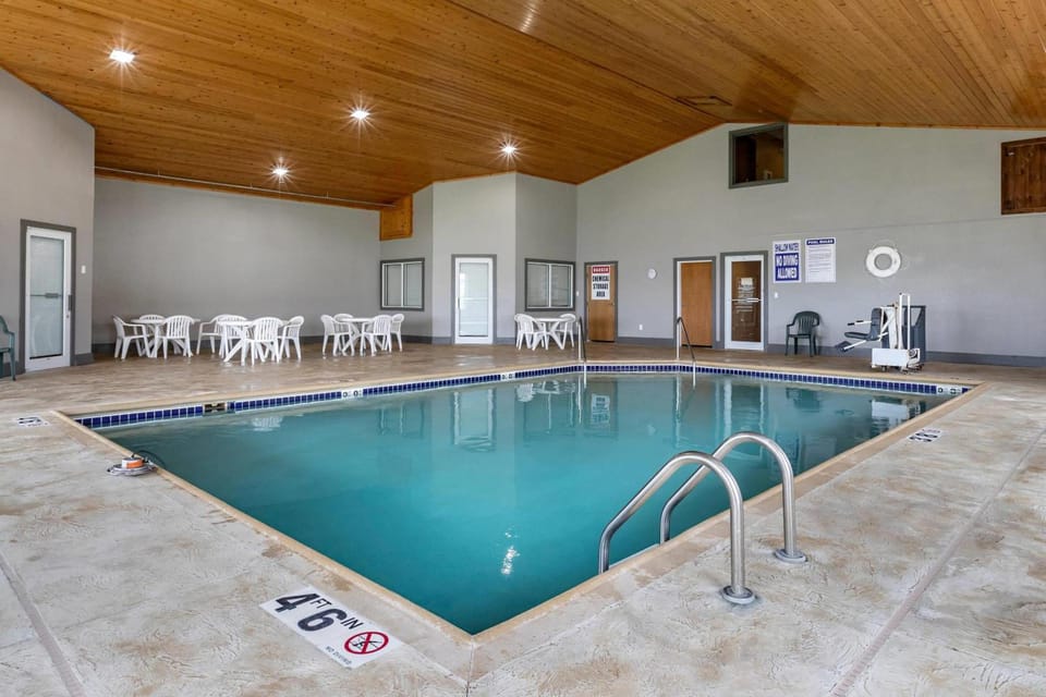 Comfort Inn Dyersville Near Field of Dreams Hotel in Iowa