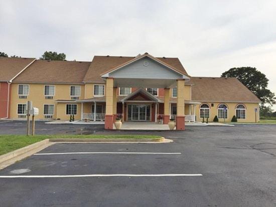 Super 8 by Wyndham Lake of the Ozarks Hotel in Lake of the Ozarks