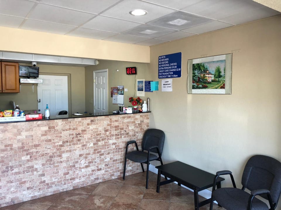 Americas Best Value Inn Motel in Tavares