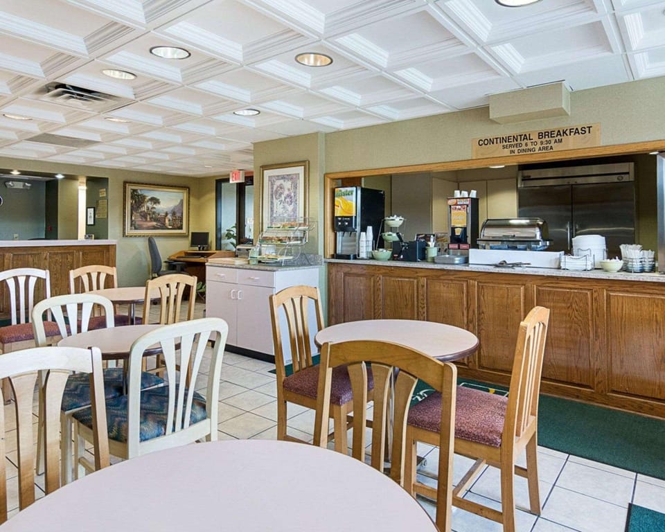Quality Inn & Suites Franklin Hotel in Virginia