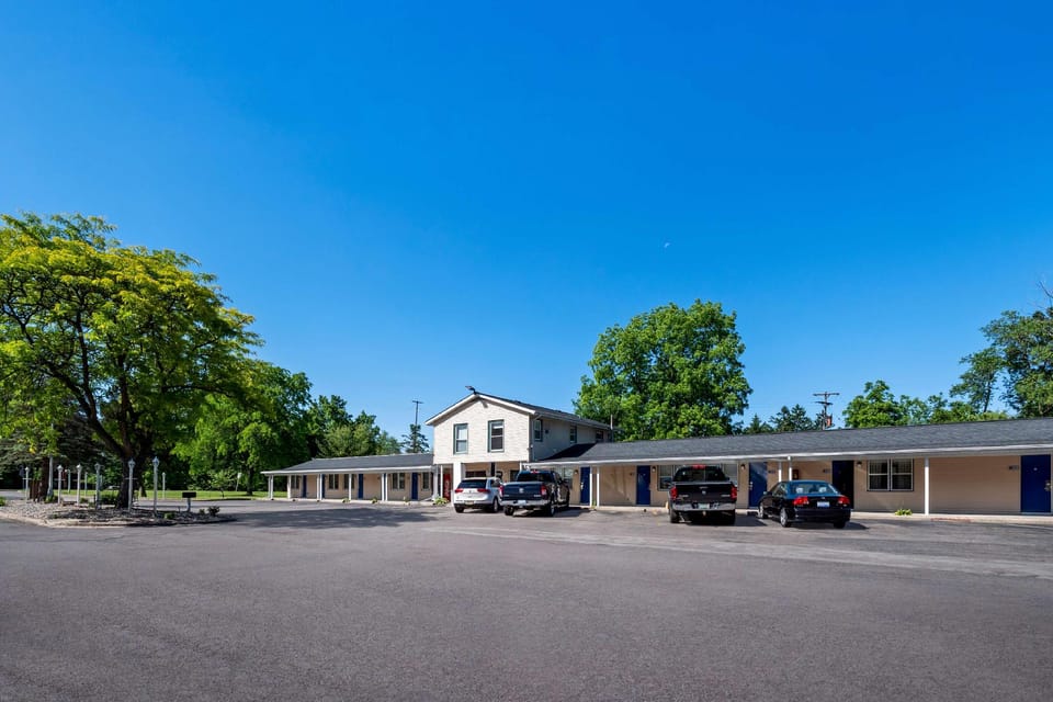 Americas Best Value Inn Jonesville Hillsdale Motel in Jonesville