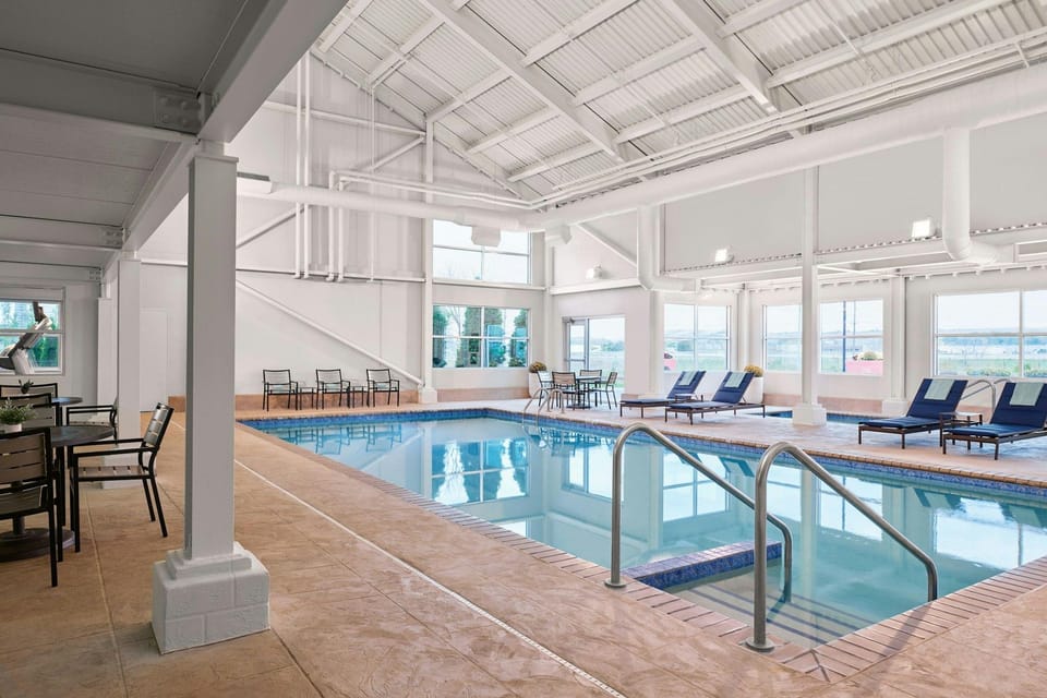 Delta Hotels Milwaukee Northwest Hotel in Menomonee Falls