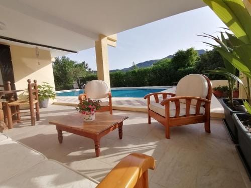 Villa Isabelle Hotel in Safor