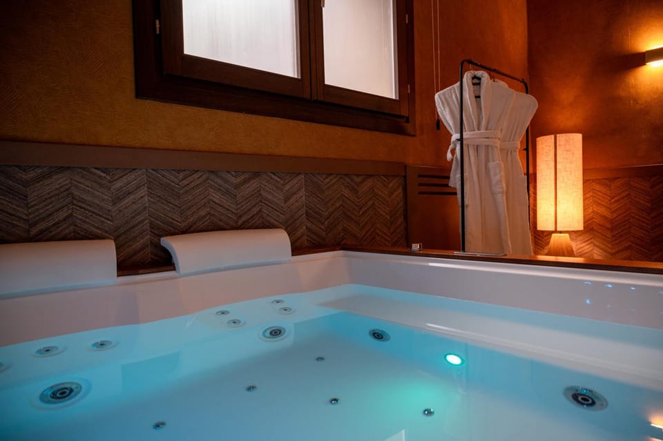 Hot tub