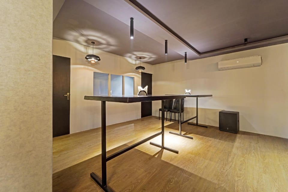 Super Townhouse Fantasea Hotels Near OMR Hotel in Chennai