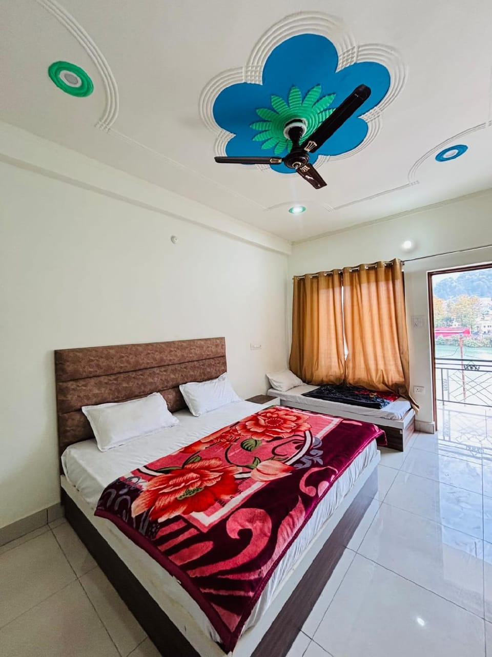 Hotel lake View Paradise  Hotel in Uttarakhand