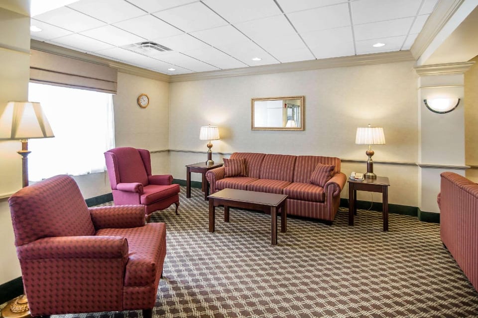 Quality Inn Parsons North Hotel in Ozark Mountains