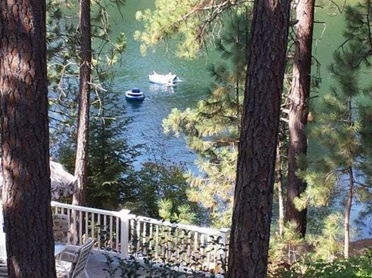River Cove Elegant Waterfront Bed & Breakfast Hotel in Post Falls